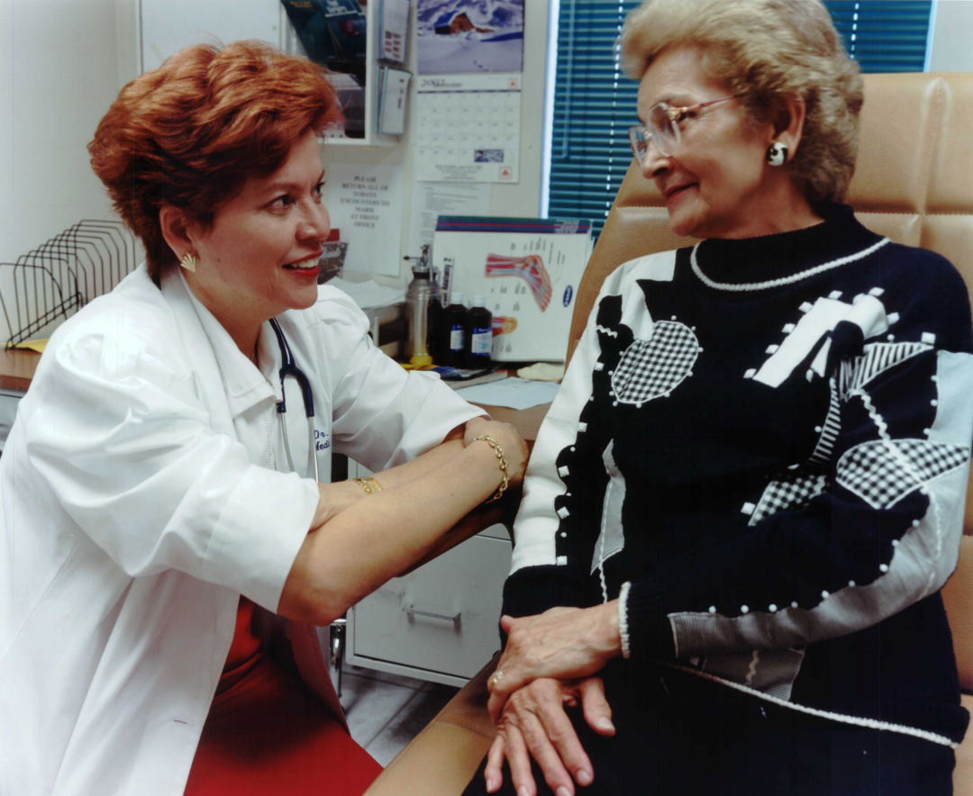 Dr. Nilda Soto and a patient